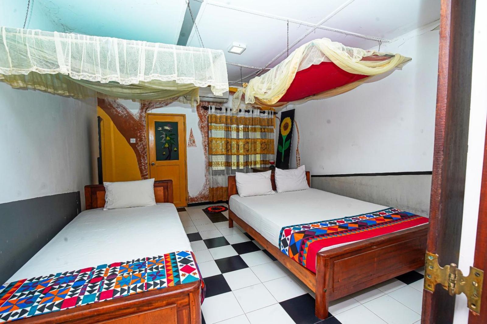 Leopard City Hostel Yala Tissamaharama Buitenkant foto